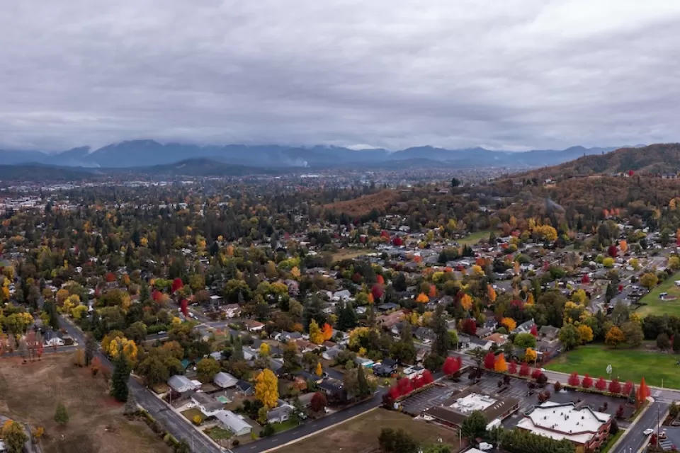 Aerial view of Grants Pass, Oregon on cloudy day.